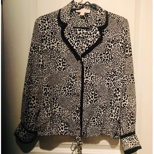 Micheal Kors Notch collar Blouse NWOT